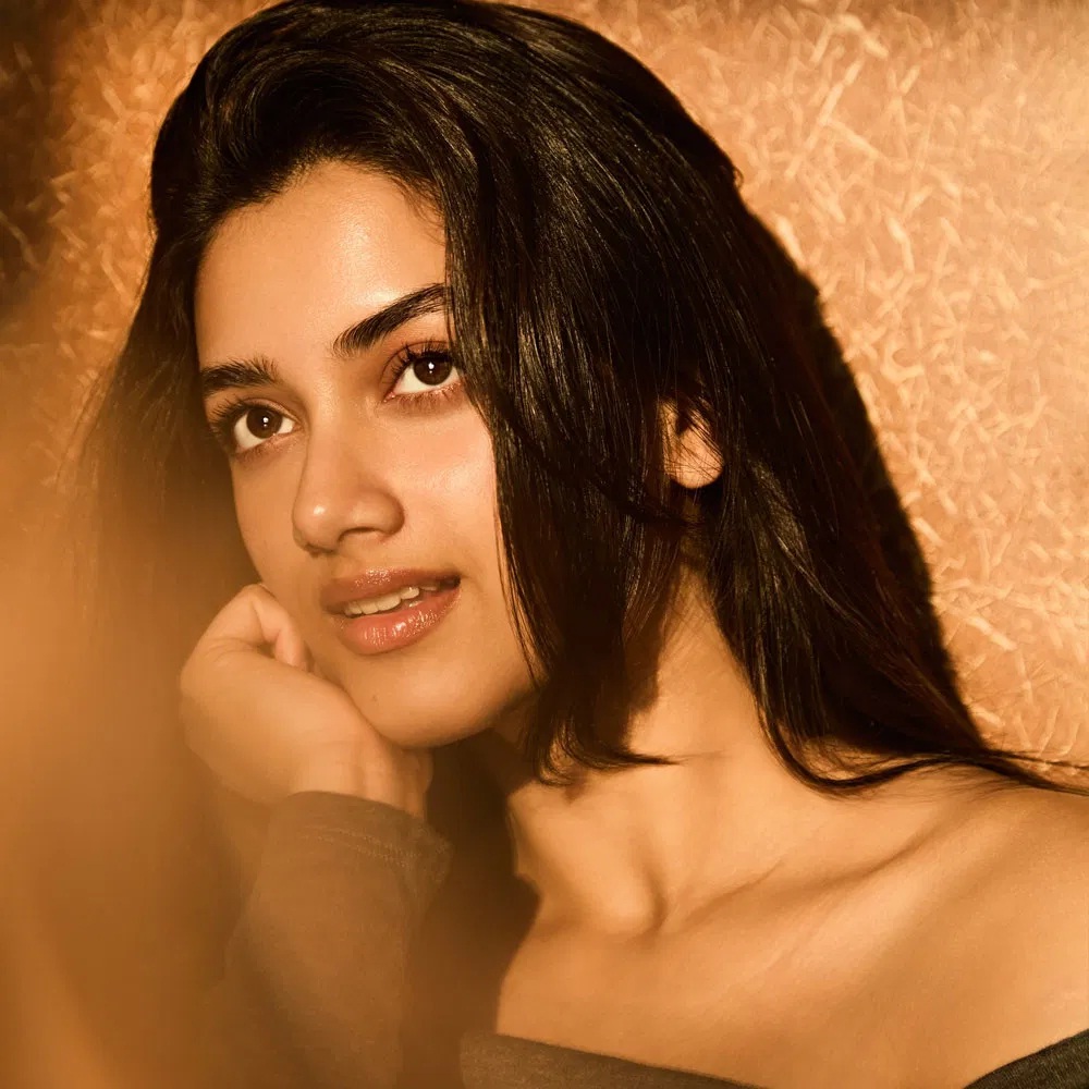 Bhagyashree”వ‌రుస ఆఫ‌ర్ల‌తో భాగ్య‌శ్రీ‌.. ఈ ఏడాది చివ‌రలో కాంత