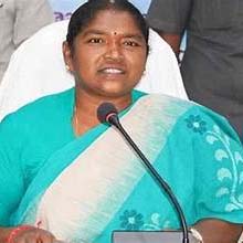 rajiv-yuva-vikas”  లక్ష లోపు యూనిట్లకు మొదటి విడతలో ప్రాధాన్యం.. జూన్ 2న లబ్దిదారులకు మంజూరు పత్రాల పంపిణీ