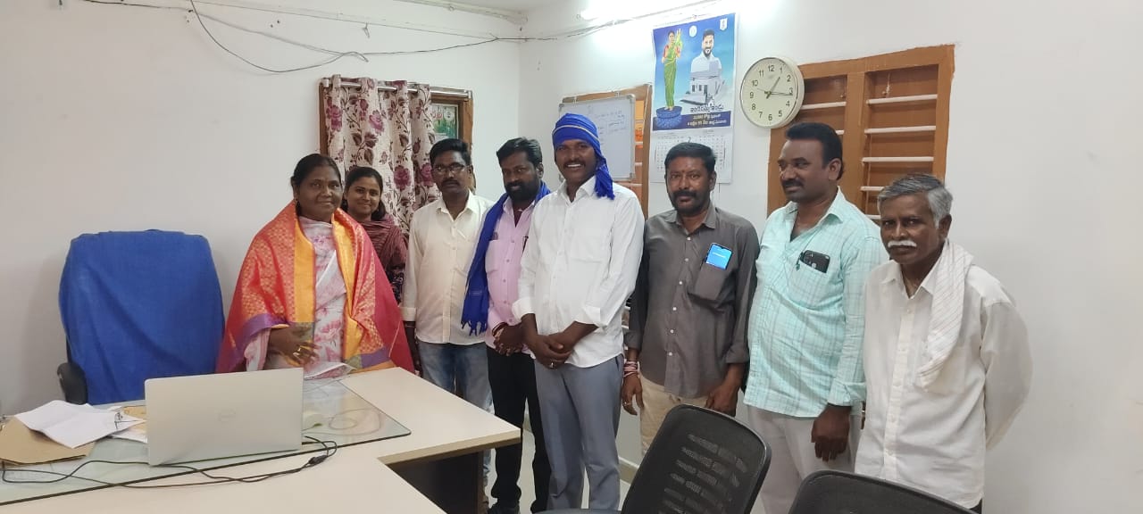 Shankarapatnam Tahsildar” తాసిల్దార్   సురేఖను  స‌న్మానించిన టి.ఏ.వై.ఎస్ సంఘం  నాయ‌కులు