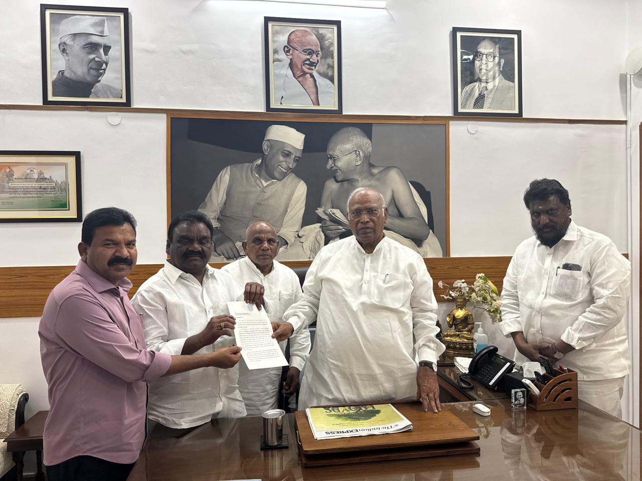 Telangana” తెలంగాణ మంత్రివర్గ విస్తరణలో మాదిగలకు ప్రాతినిధ్యం కల్పించాలి: కాంగ్రెస్ పెద్దల్ని కలిసిన మాదిగ ఎమ్మెల్యేలు