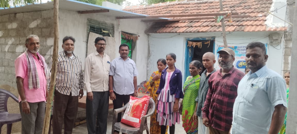 Mhps leader”  బాధిత కుటుంబానికి ఎంహెచ్‌పీఎస్ రాష్ట్ర నేత సంపత్ చేయూత