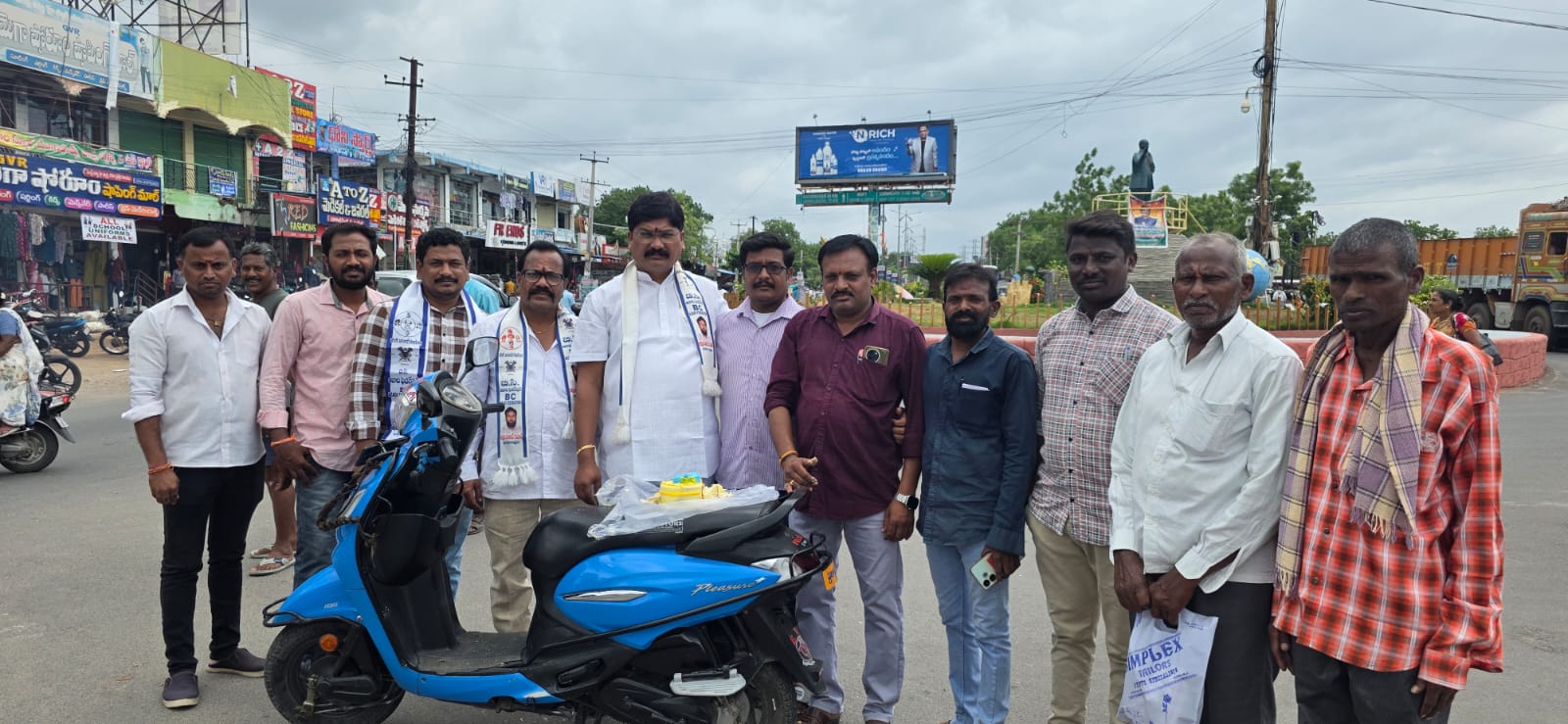 Sanjay-kumar “ఘనంగా బీసీ ఆజాద్ నేత జక్కని సంజయ్ కుమార్ జన్మదిన వేడుకలు