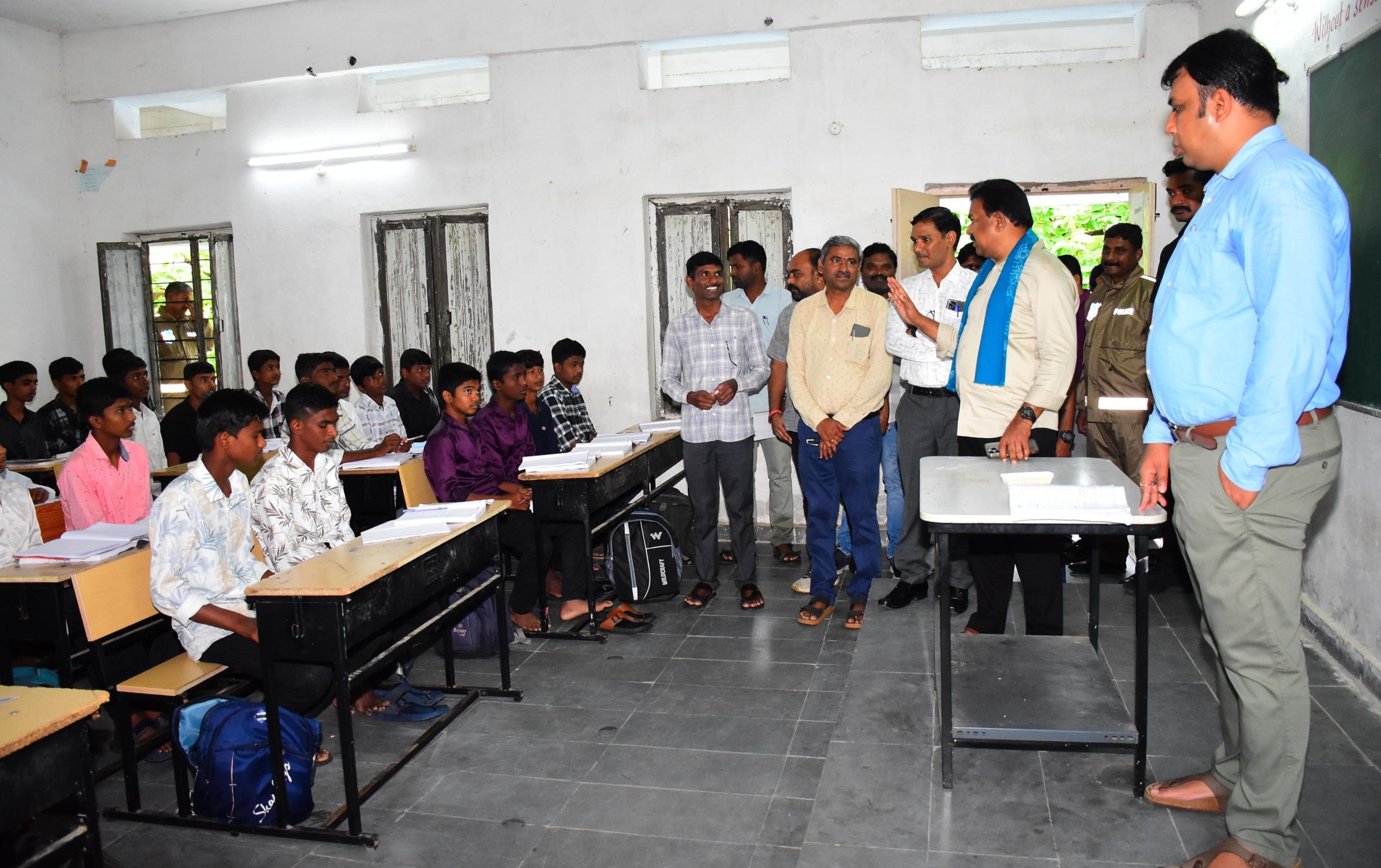 Online Classes” విద్య, వైద్య రంగాల్లో మౌలిక మార్పులకు శ్రీకారం – ఆన్‌లైన్ తరగతులు ప్రారంభించిన ఎమ్మెల్యే కవ్వంపల్లి