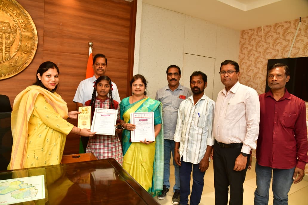 Karimnagar’ప్రభుత్వ పాఠశాల విద్యార్థిని జాతీయ, సౌత్ ఇండియా సైన్స్ ఫెయిర్‌కు ఎంపిక