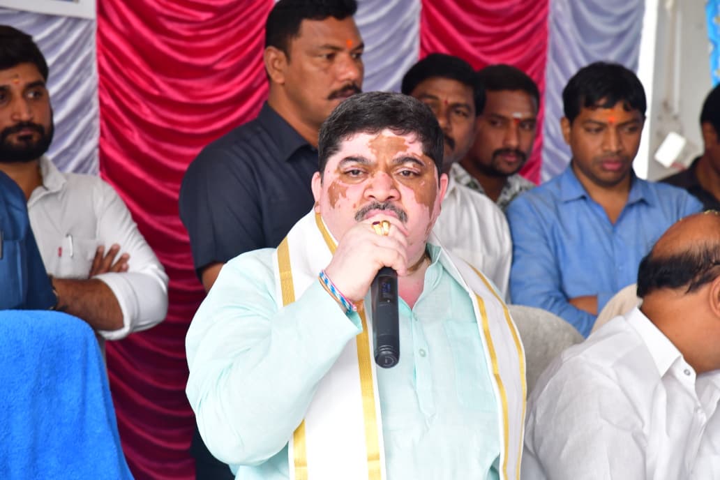 వెంకటేశ్వర స్వామి వార్షిక బ్రహ్మోత్సవాలు వైభవంగా నిర్వహిస్తాం మంత్రి పొన్నం ప్రభాకర్