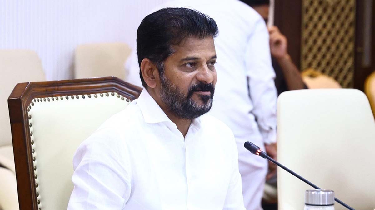 తెలంగాణ ఉద్యోగులకు బంపర్ ఆఫర్: రూ. 1.2 కోట్ల భారీ బీమా; కేబినెట్ కీలక నిర్ణయాలివే!