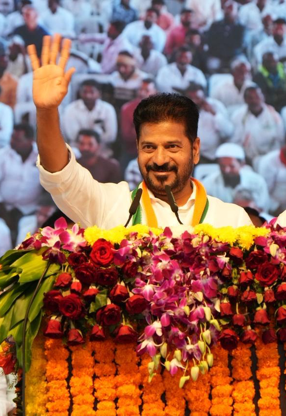 జిల్లాల రద్దుపై తప్పుడు ప్రచారం  : సీఎం రేవంత్ రెడ్డి స్పష్టం