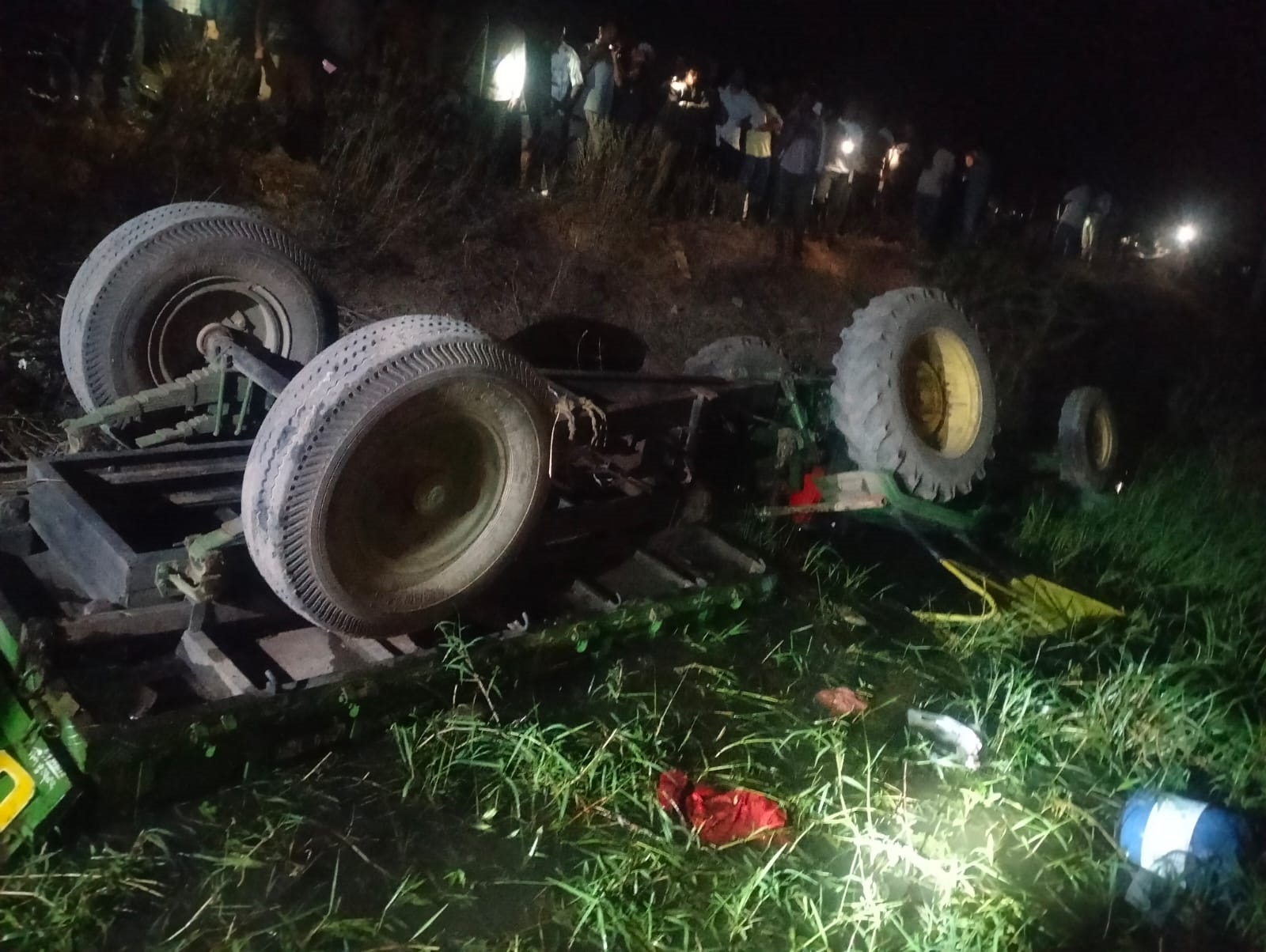 mallapur tractor accident” మల్లాపూర్‌లో ఘోర ప్రమాదం: ట్రాక్టర్ బోల్తాపడి నలుగురు మహిళా కూలీల దుర్మరణం