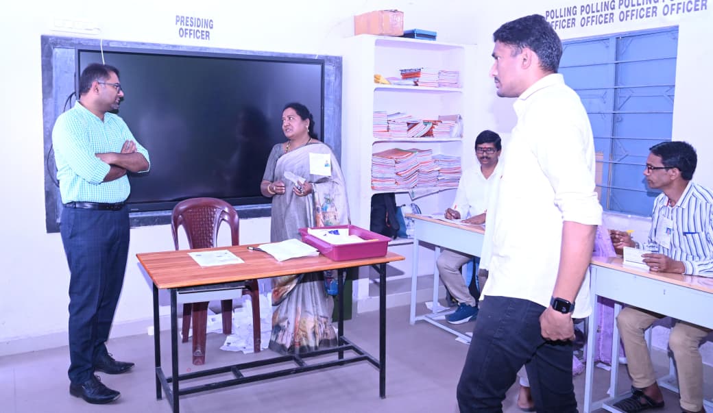 Ramagundam municipal” రామగుండంలో ముగిసిన మున్సిపల్ పోలింగ్: కలెక్టర్ కోయ శ్రీ హర్ష పర్యవేక్షణ.. భారీగా ఓటింగ్!